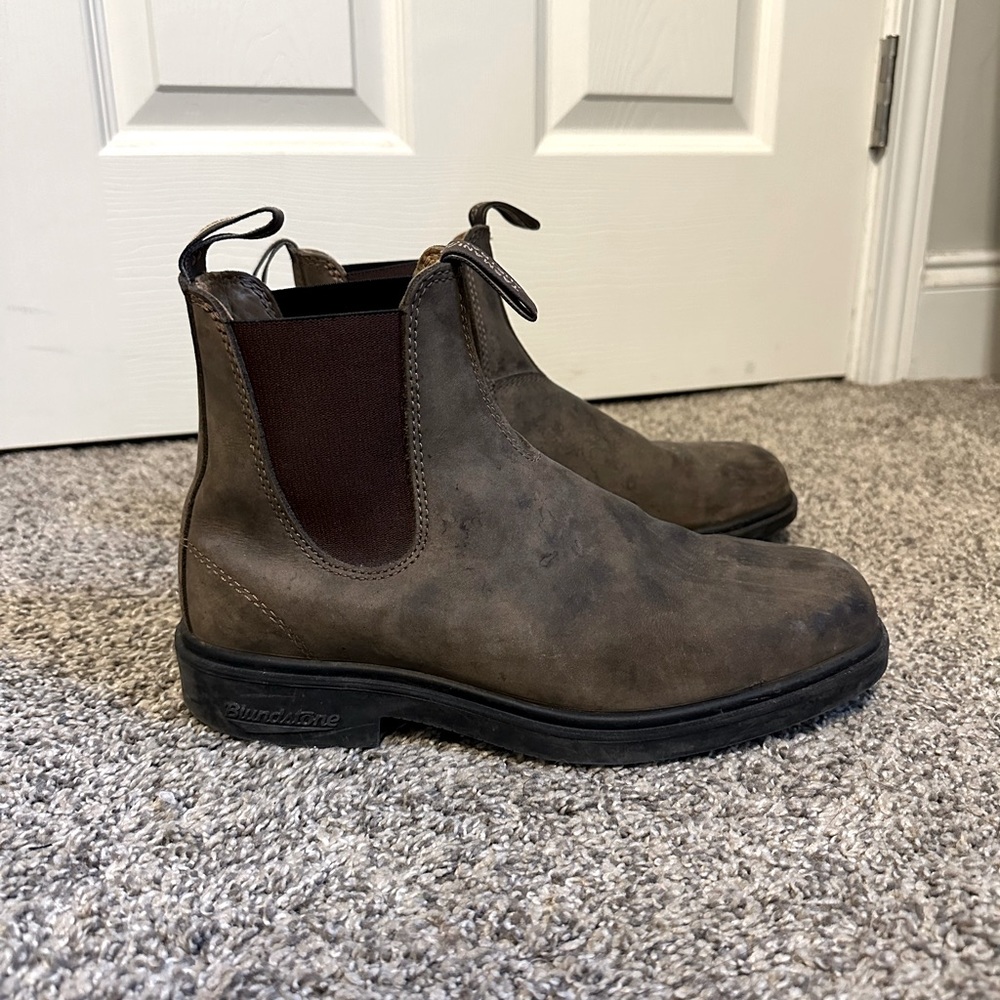 Women’s Blundstone 550 boots